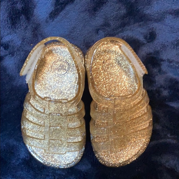 Shoes - Picture 3 of 4